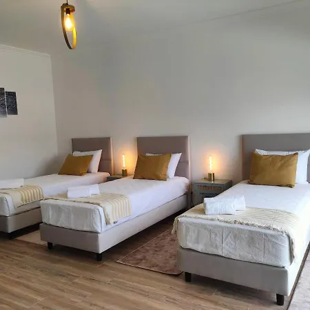 לינה וארוחת בוקר Embaixada Da